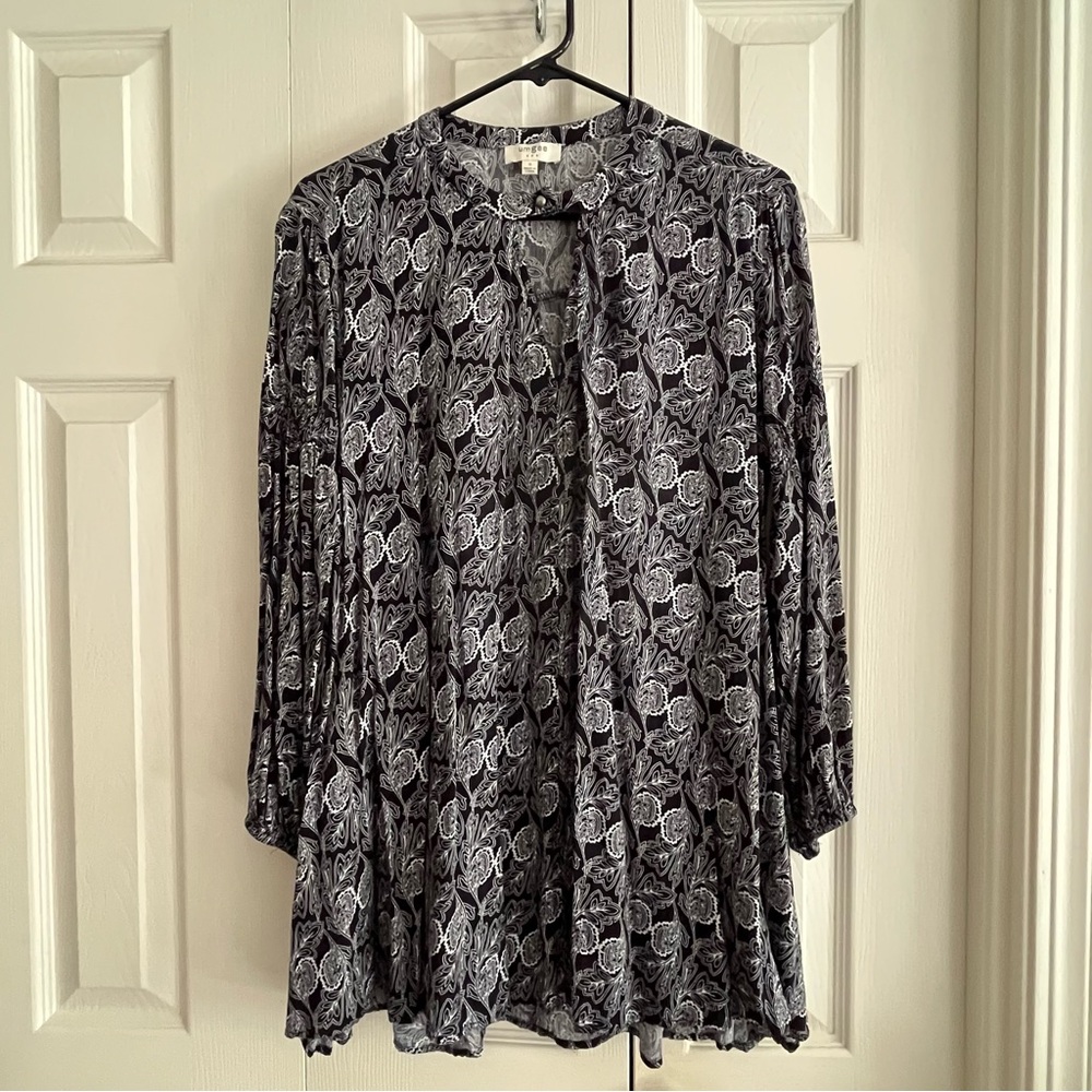 Umgee Black and White Floral Tunic Top